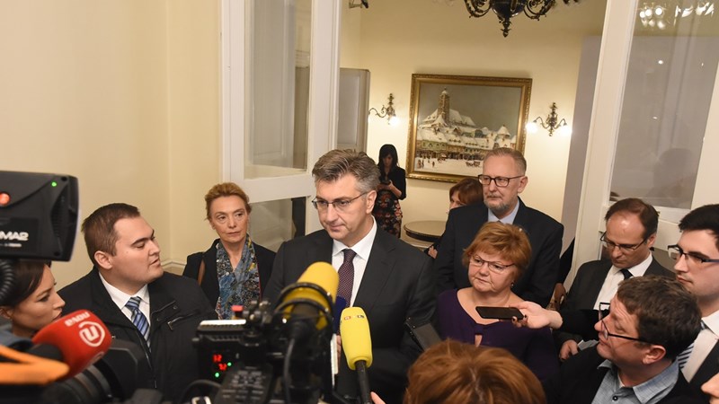 Predsjednik Vlade se zakonski ne može izuzeti od imenovanja šefova diplomatskih misija i konzularnih ureda